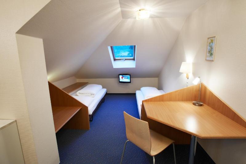 Single Room image 2