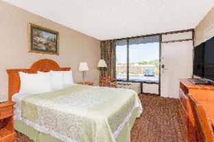 Room #51912517 image 4