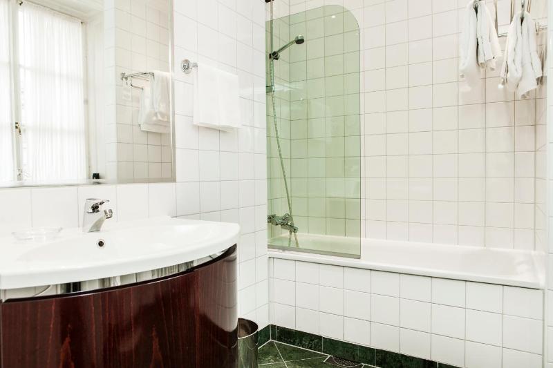 Junior Suite image 2