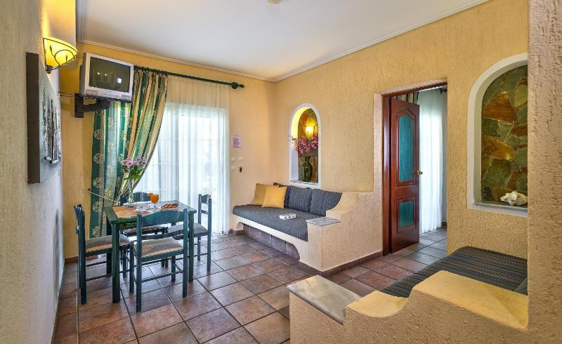Deluxe Apartment image 2