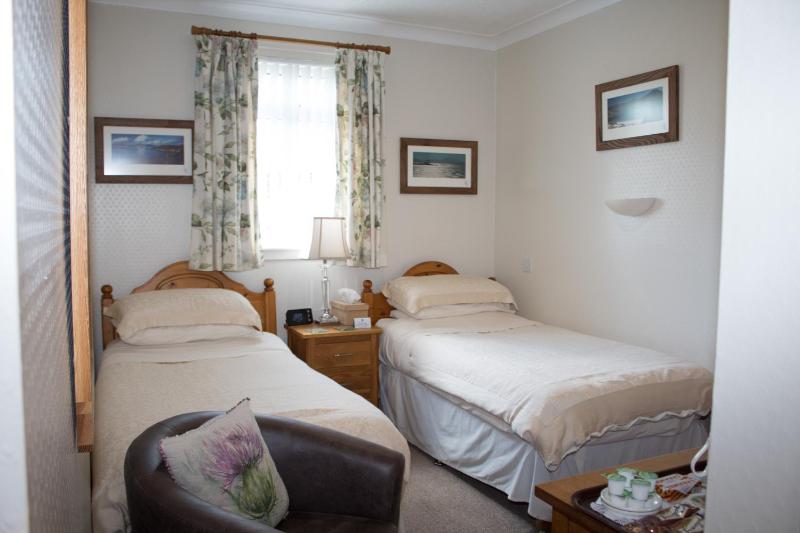 Twin Room with Garden View image 4