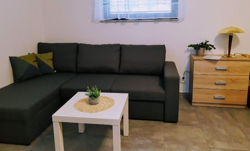 King Studio with Sofa Bed image 2