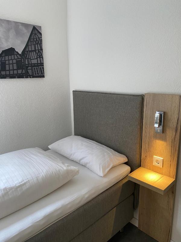 Standard Single Room image 1