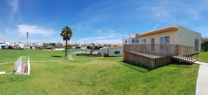 Bungalow with Garden View image 2