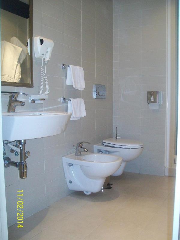 Single Room image 2
