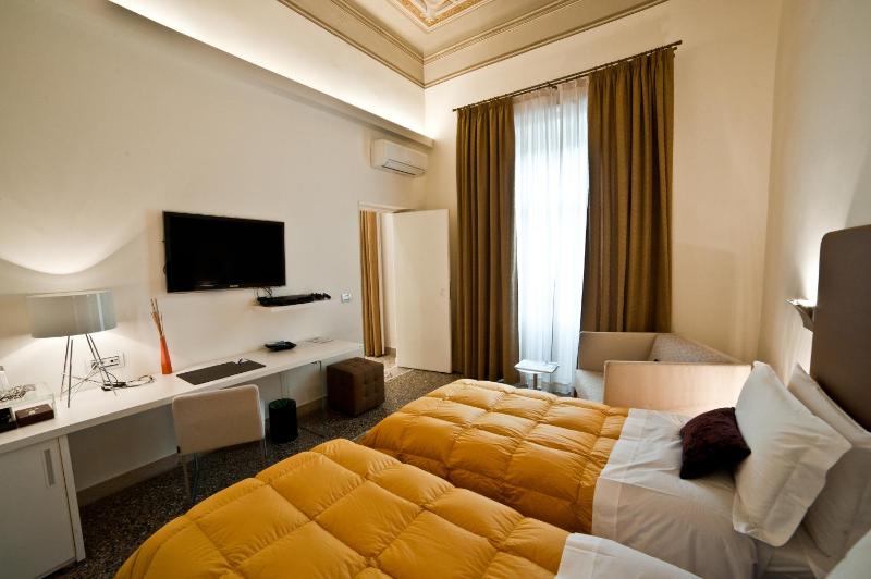 Town House Cavour - image 11
