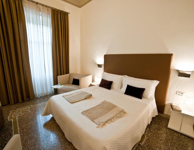 Town House Cavour - image 17