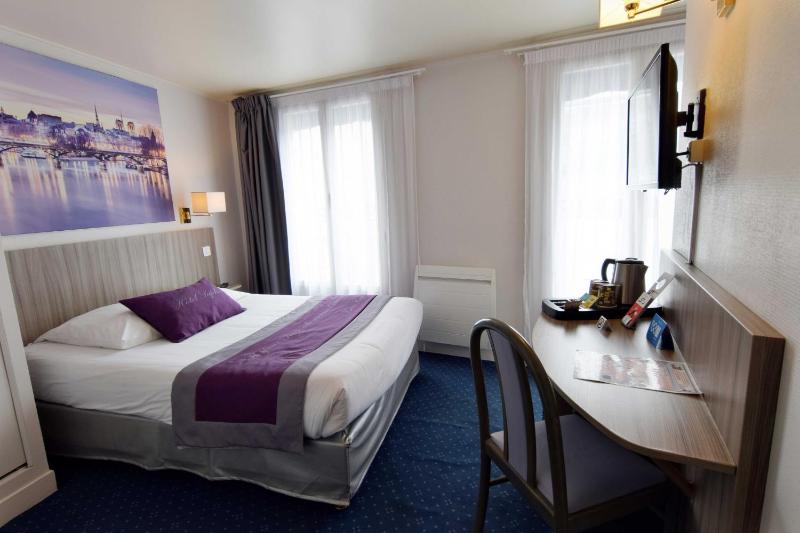 Double Room image 3