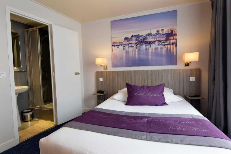 Double Room image 4