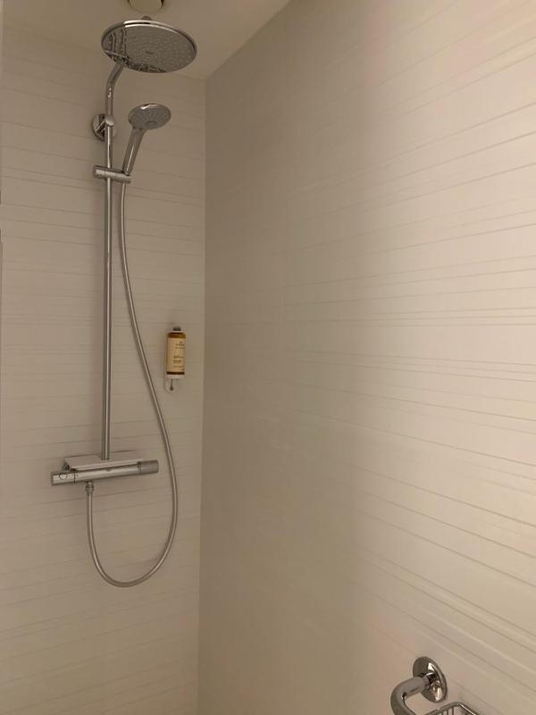 Standard Twin Room image 3