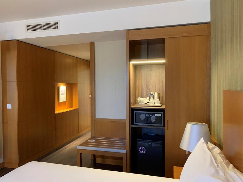 Standard Double Room image 2