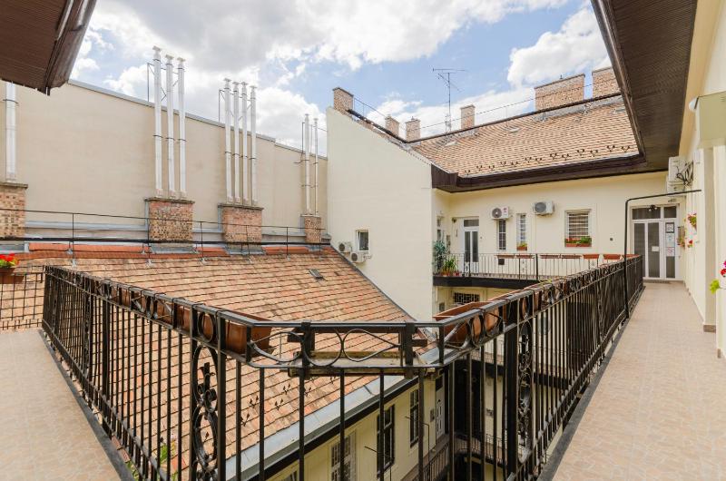 Eitans Guesthouse - image 14