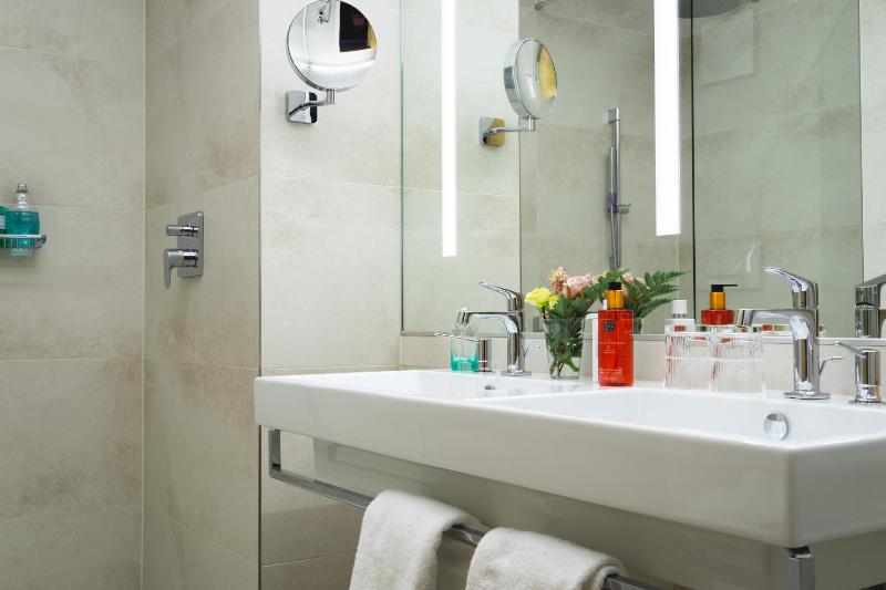 Superior Single Room image 2