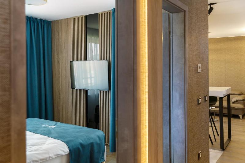 Executive Apartment with Balcony image 3