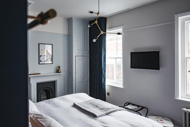 Twin Room with Private Bathroom image 2
