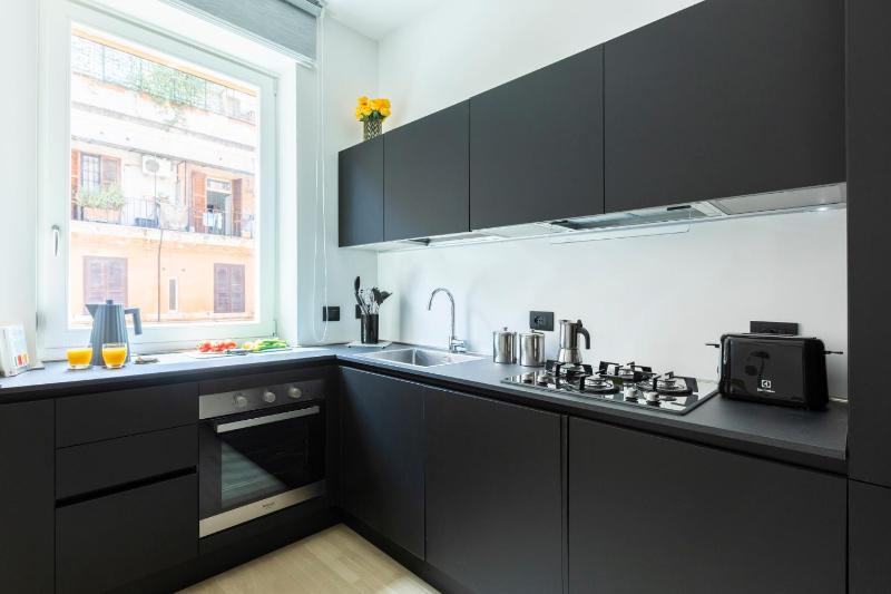 ROMAC Trinity - 3bdr apartment with Sauna & Jacuzzi in Campo de Fiori - image 2