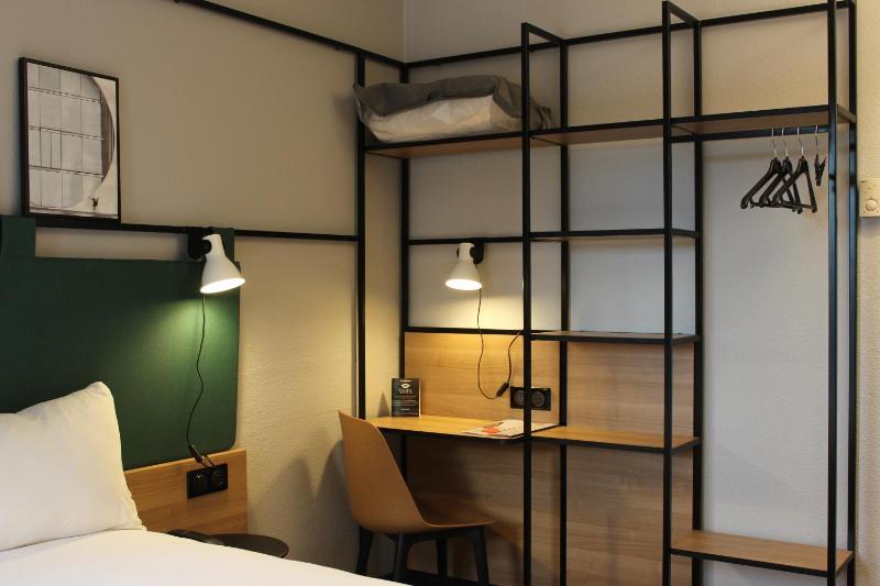Standard Room with 1 Double Bed image 4