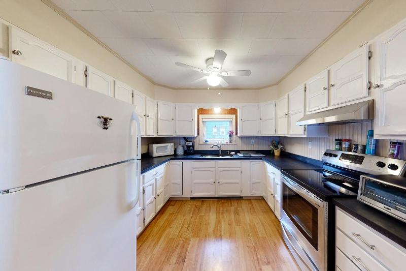 Four Bedroom House image 2