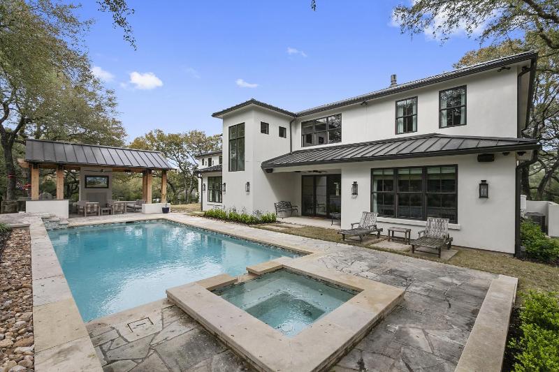Five-Bedroom House image 1