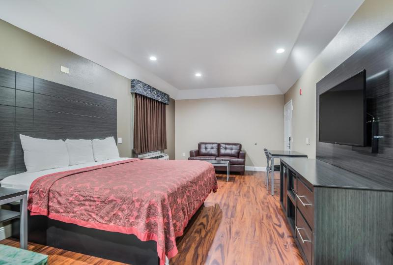 King Room image 3