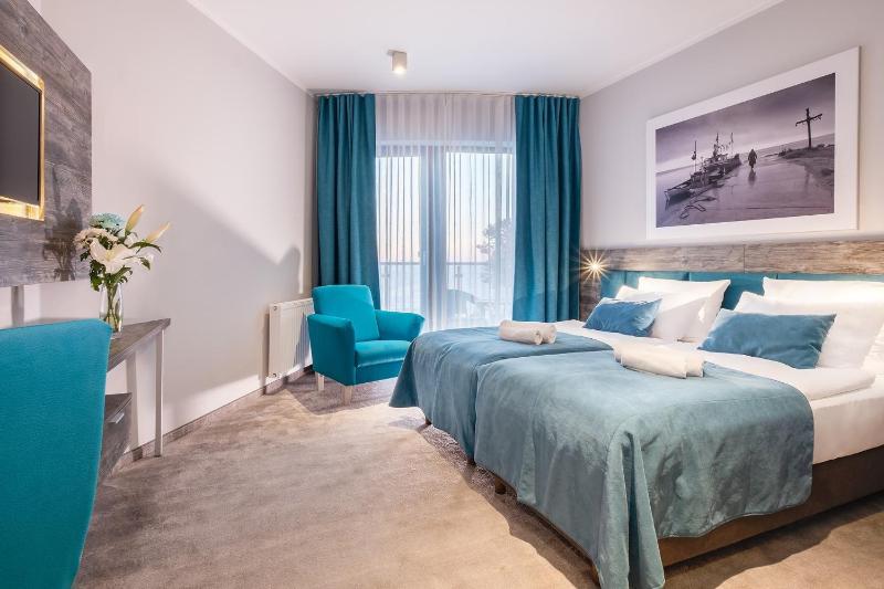 Deluxe Double Room with Balcony and Sea View image 1