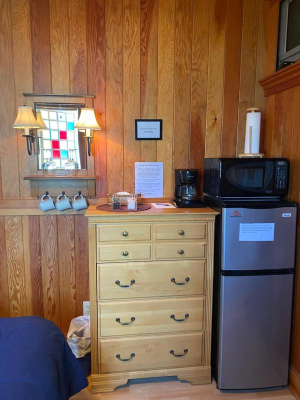 Whistling Winds Motel - image 32
