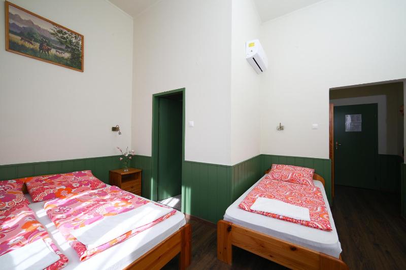 Quadruple Room with Private Bathroom image 3