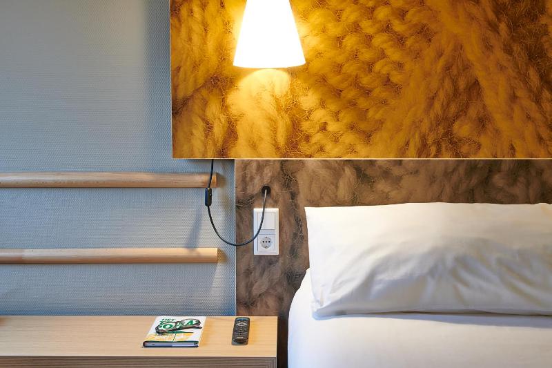 Standard Room with Two Single Beds image 1
