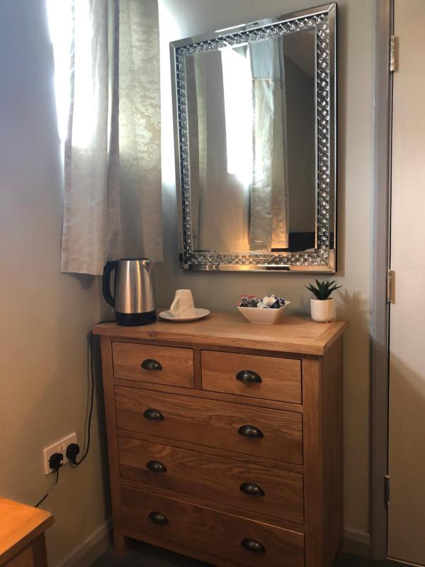 Standard Single Room with Shower image 2