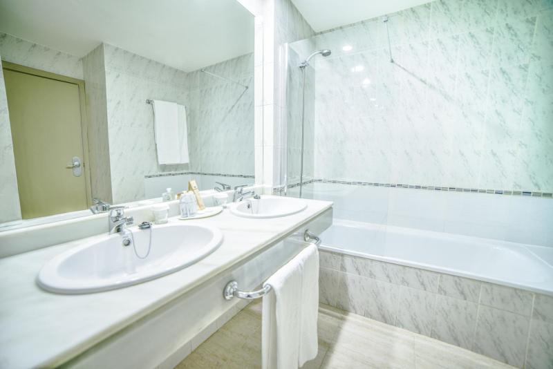 Double or Twin Room with Extra Bed (2 Adults + 1 Child) image 3