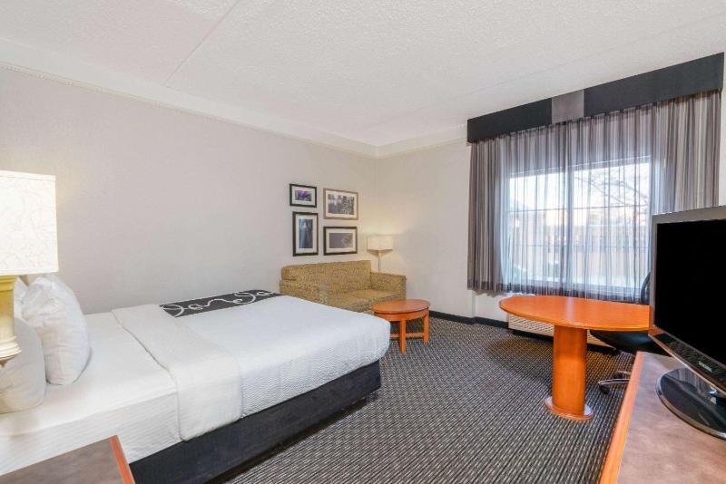 Executive King Room image 3