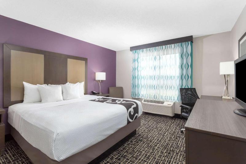 King Room image 3