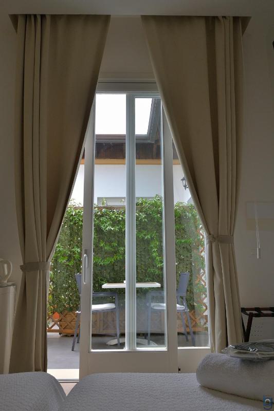 Twin Room image 3