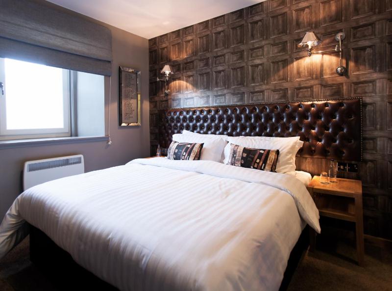 Superior King or Twin Room image 1