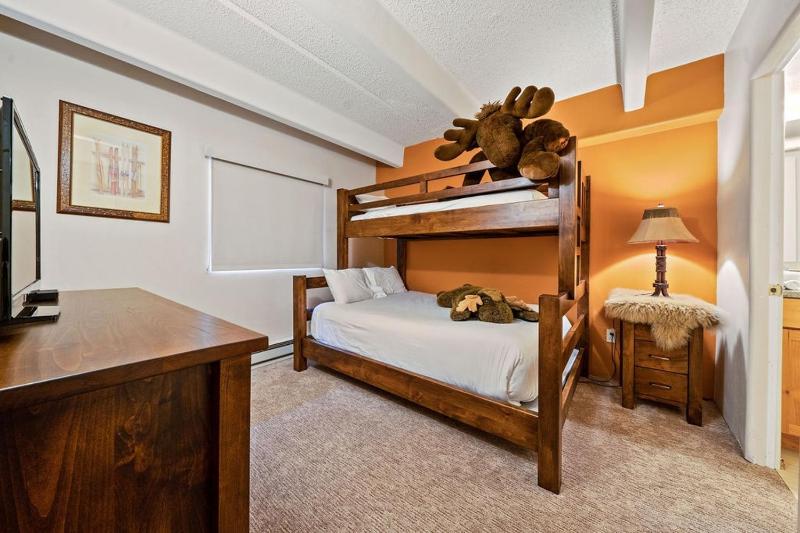 Vantage Point #408 Condo - image 3