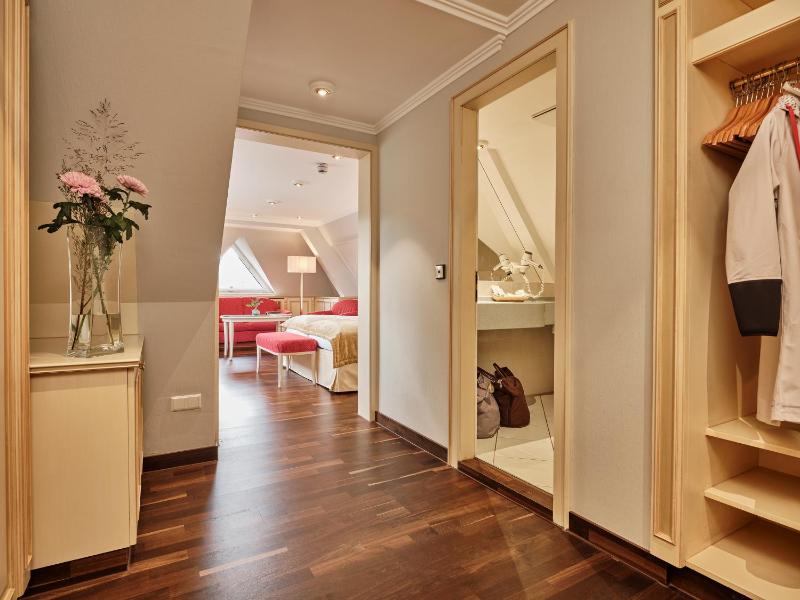 Superior Double Room image 3