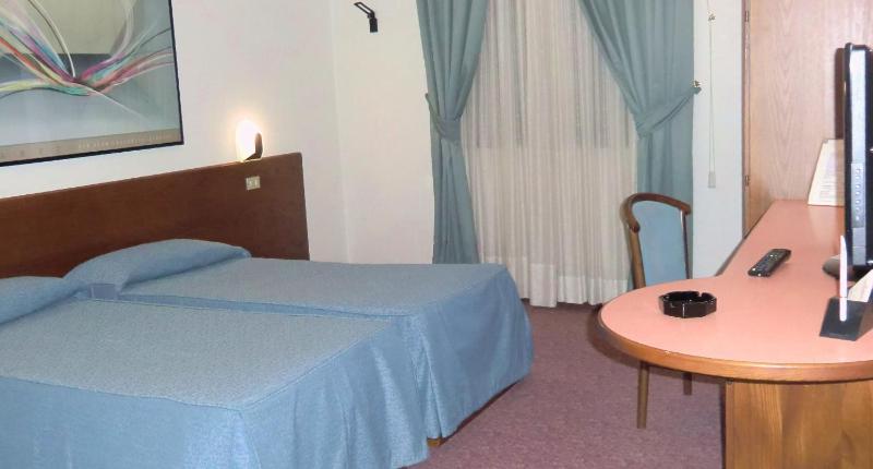 Single Room image 2