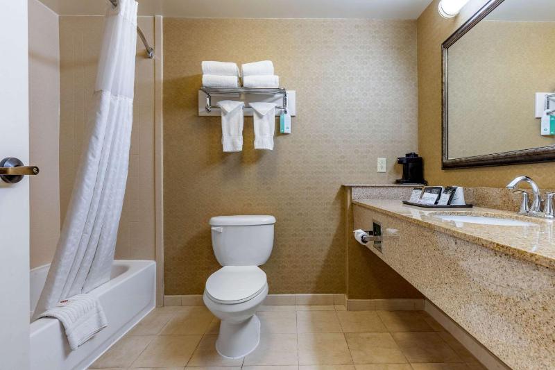 King Room - Non-Smoking image 2