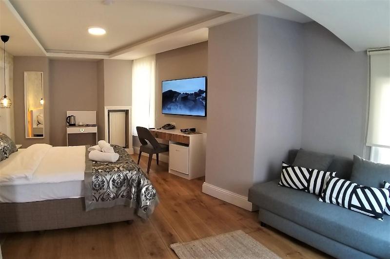 Double Room with Terrace image 4