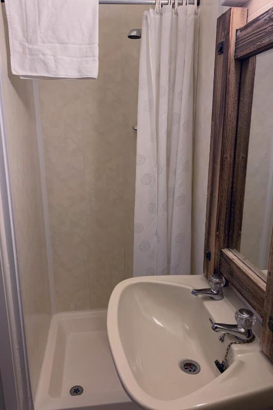 Deluxe Double Room with Sea View image 3