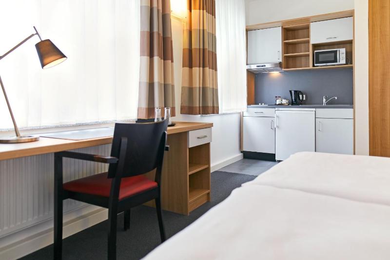 Townhouse Düsseldorf - image 22