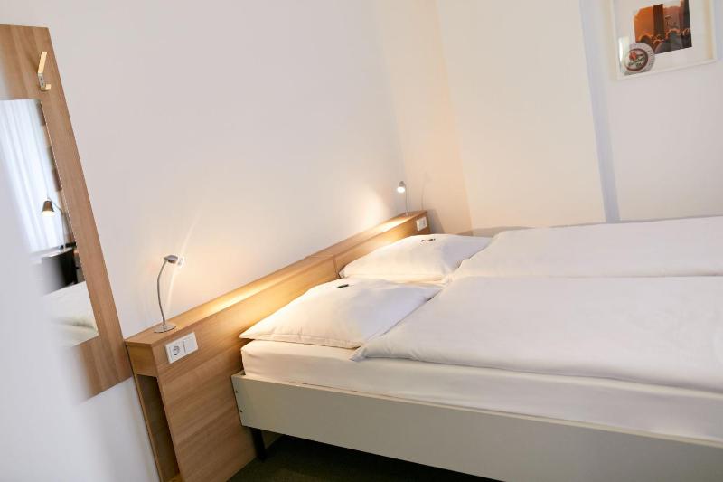 Townhouse Düsseldorf - image 26