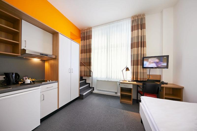 Townhouse Düsseldorf - image 30