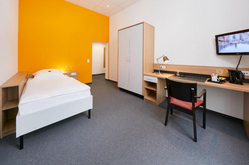 Townhouse Düsseldorf - image 17