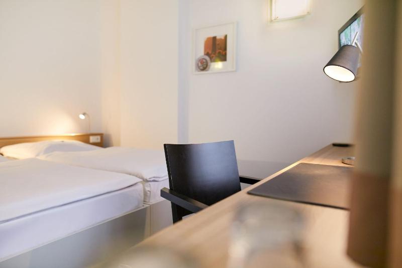 Townhouse Düsseldorf - image 11