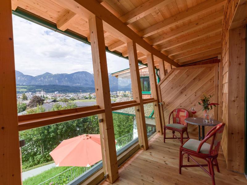 Double or Twin Room with Balcony image 2