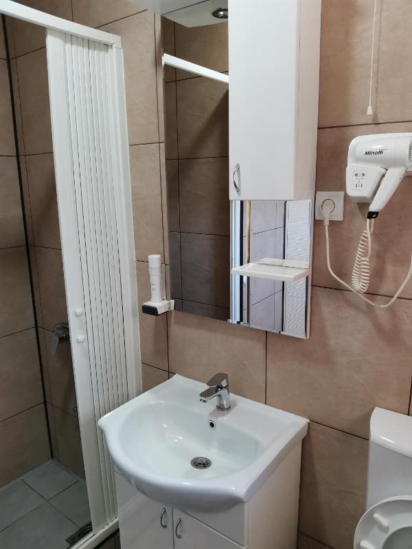 Deluxe Double Room with Shower image 4