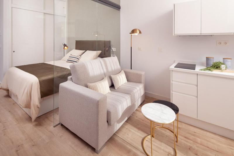 Deluxe Room image 2
