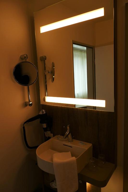 Family Room image 4