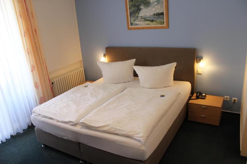 Budget Double Room image 1